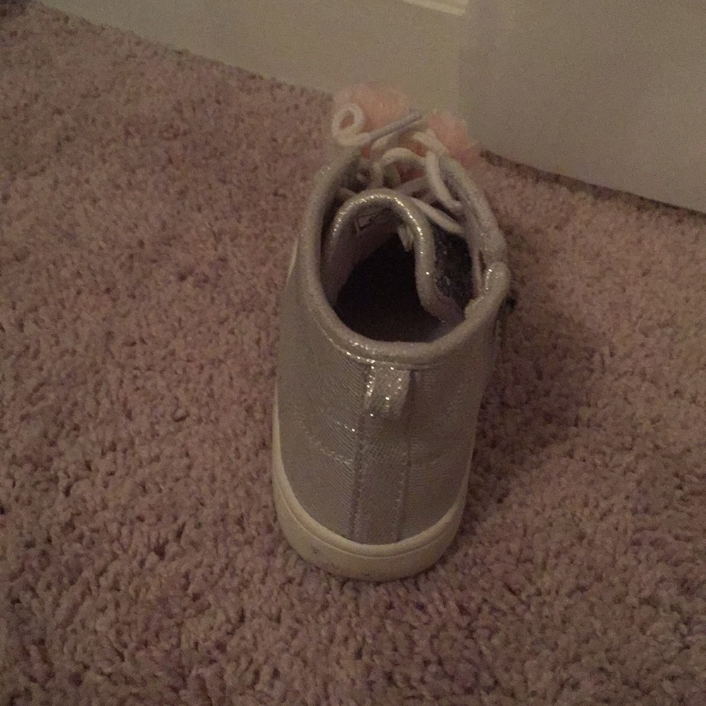 Shoes - Picture 3 of 4